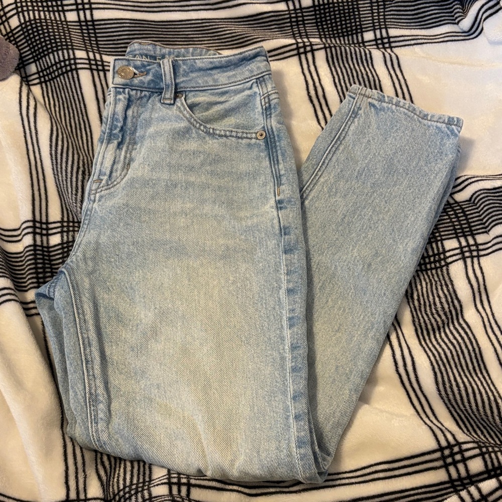 American Eagle Mom Jeans